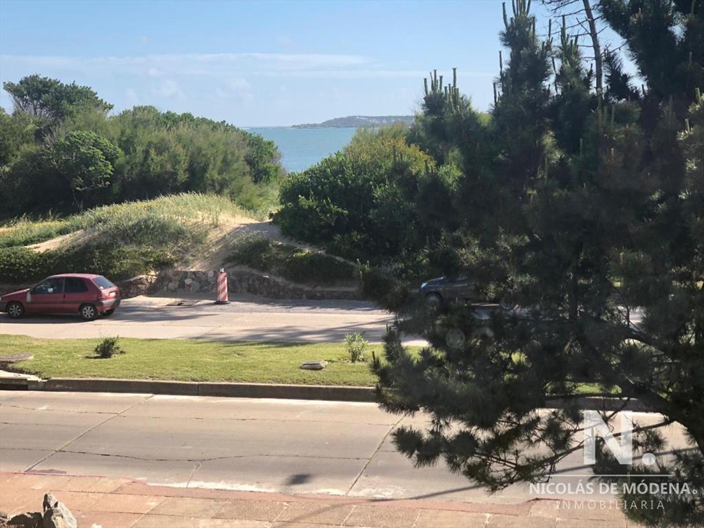 apartamento en primera linea de playa mansa cuenta  con par