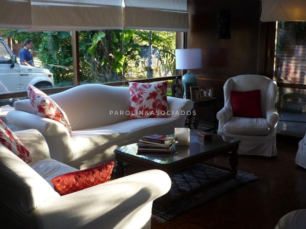 Muy linda casa de 5 dormitorios en venta en Punta