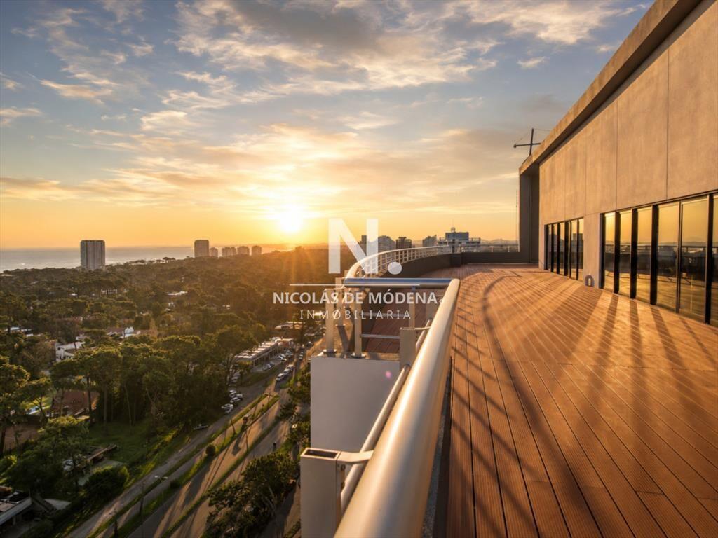 Apartamento de 3 dormitorios en venta en Torre