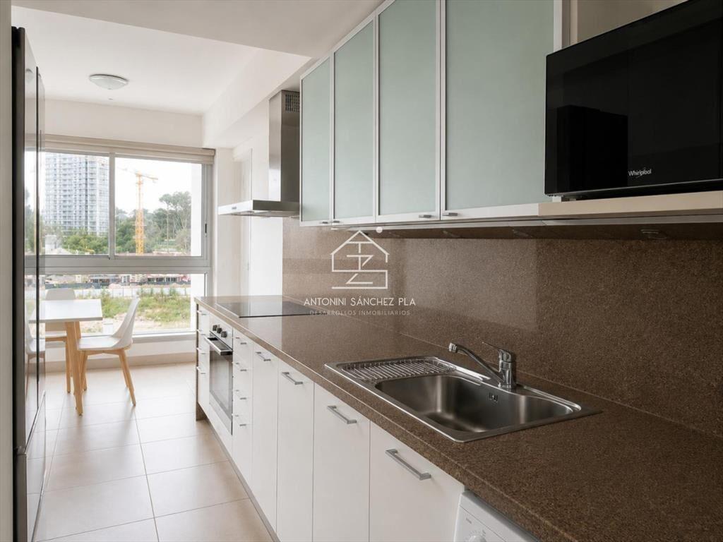 Apartamento de dos dormitorios en venta en Playa Brava con