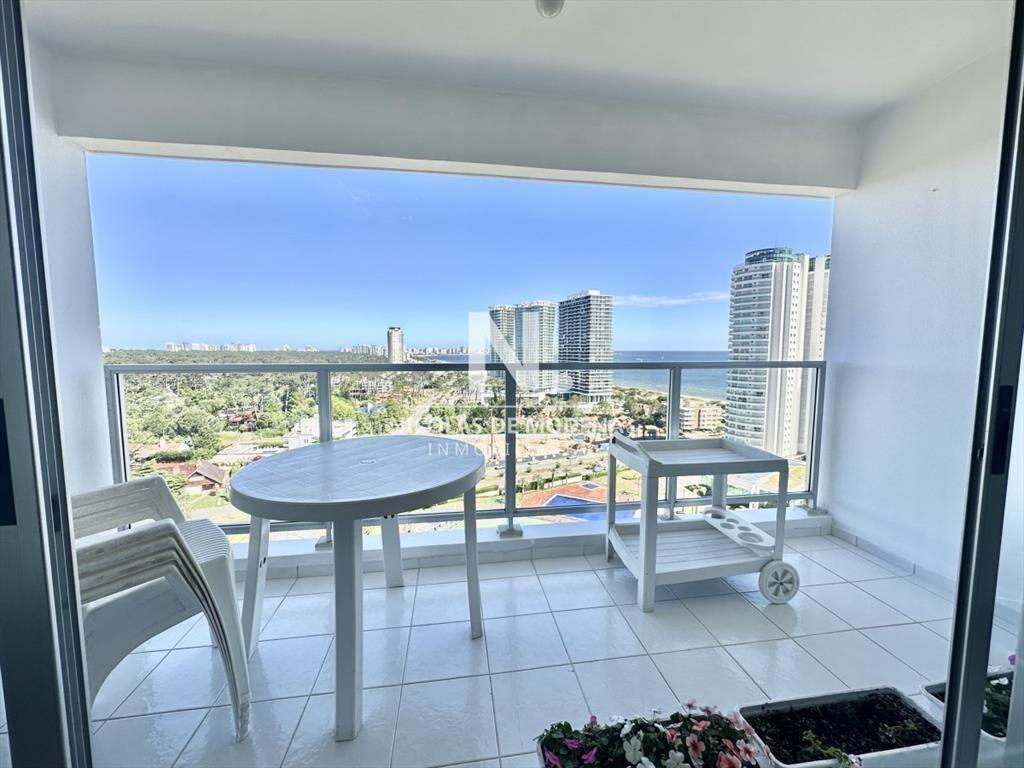 Venta apartamento 3 dormitorios. Playa mansa, del