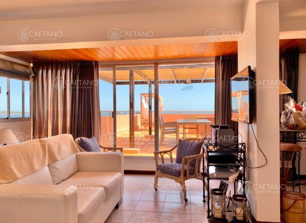 Departamento Frente al Mar, Playa Mansa en Venta