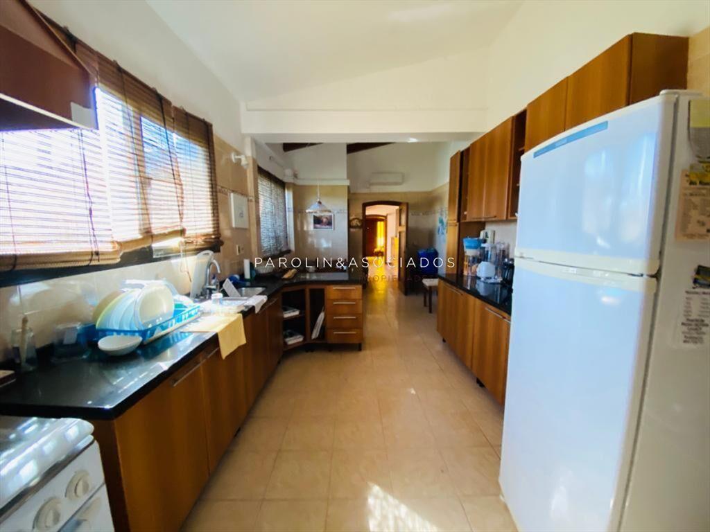 Excelente propiedad en venta de 4 suites en Punta