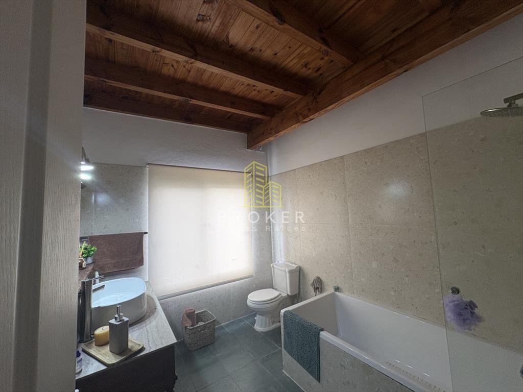 Alquiler de casa de 3 dorm+ servicio en la barra