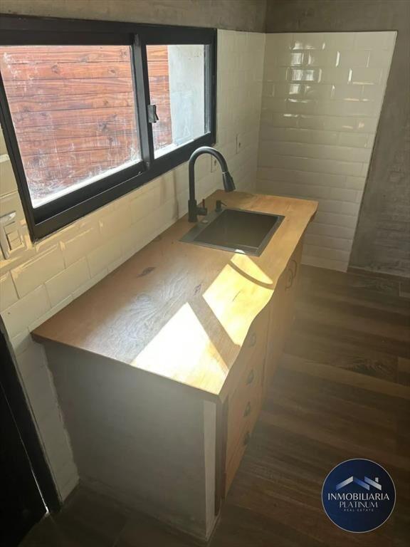 Casa en venta c/ cochera en Los Titanes