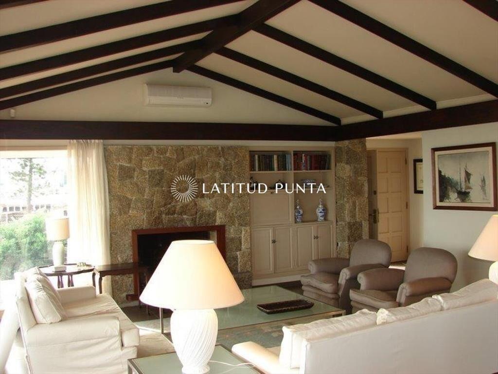 Casa sobre la Rambla Mansa