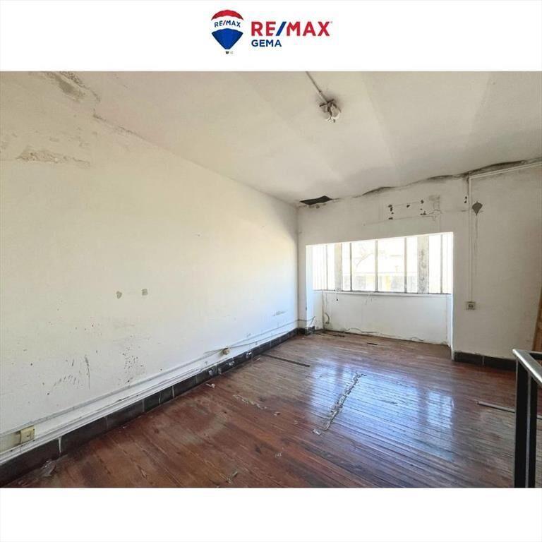 Casa con local comercial en plena Av. España