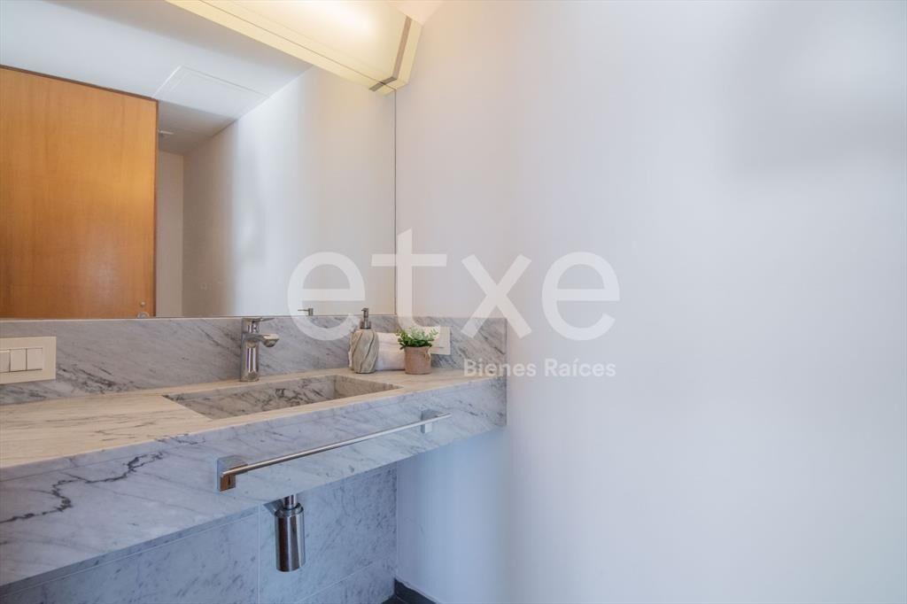 Venta de Exclusivo Loft Rambla Punta Gorda Montevideo...