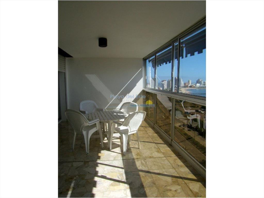 Apartamento en Venta de 3 dormitorios en Punta ,