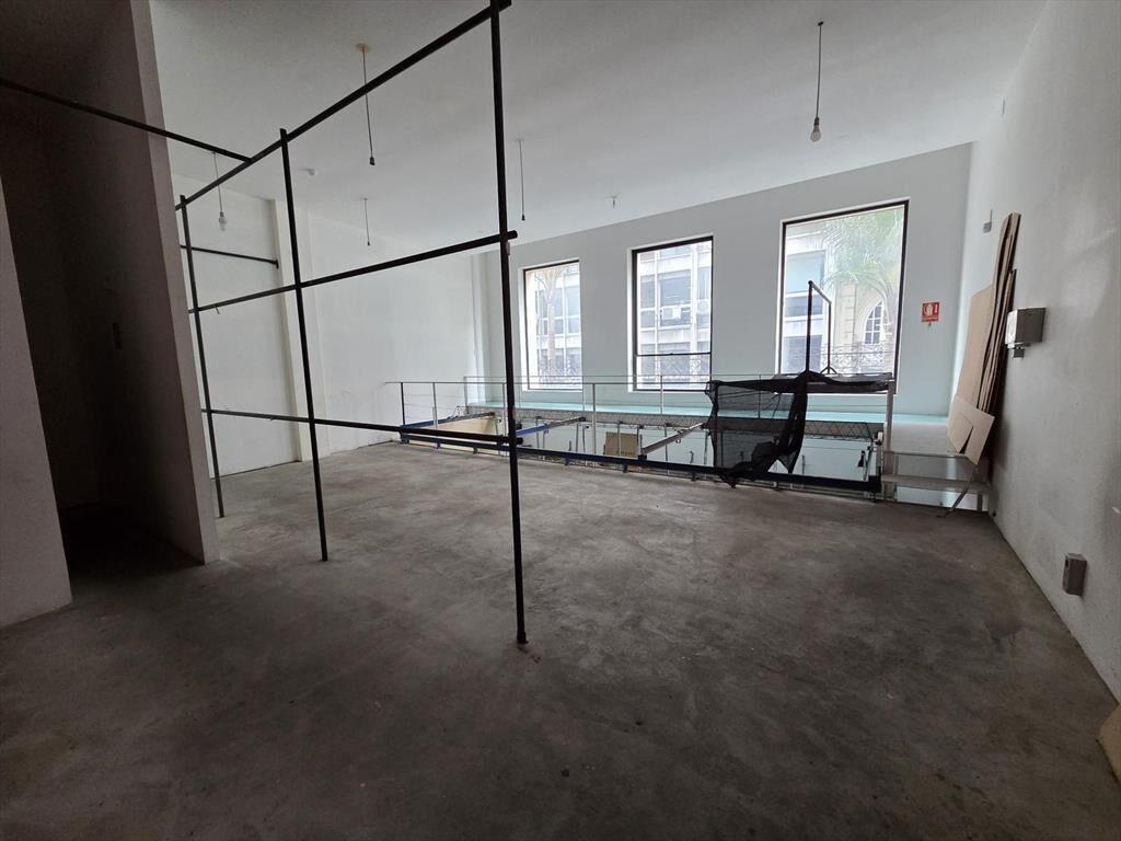 Sarandi y Bartolome Mitre, 8 mts de frente, 150 m2, excelen