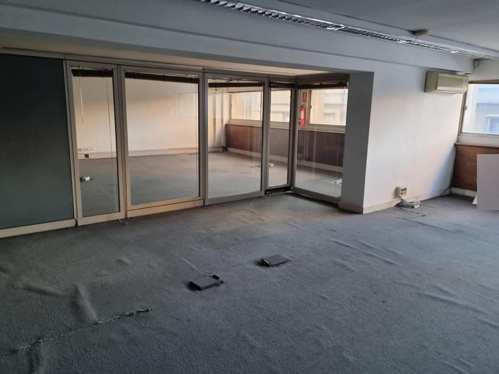 Oficina- Misiones y Cerrito, 220 m2 , planta llana !!