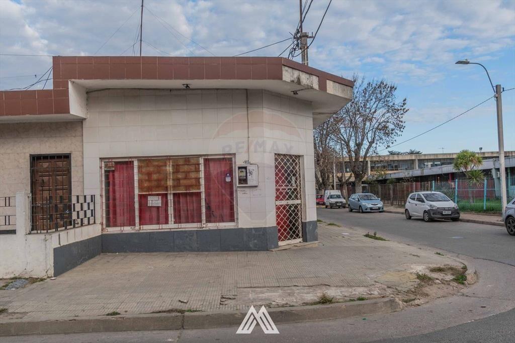 Se alquila local comercial en Pando