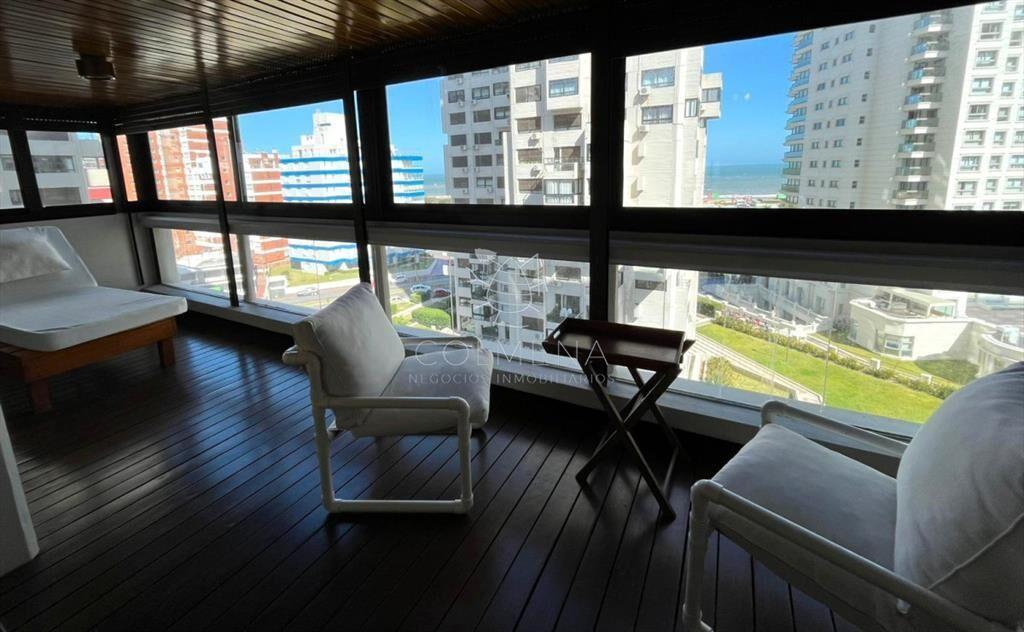 Parada 1 de Playa Brava, frente a Los Dedos | 2 dorm y 2 ba