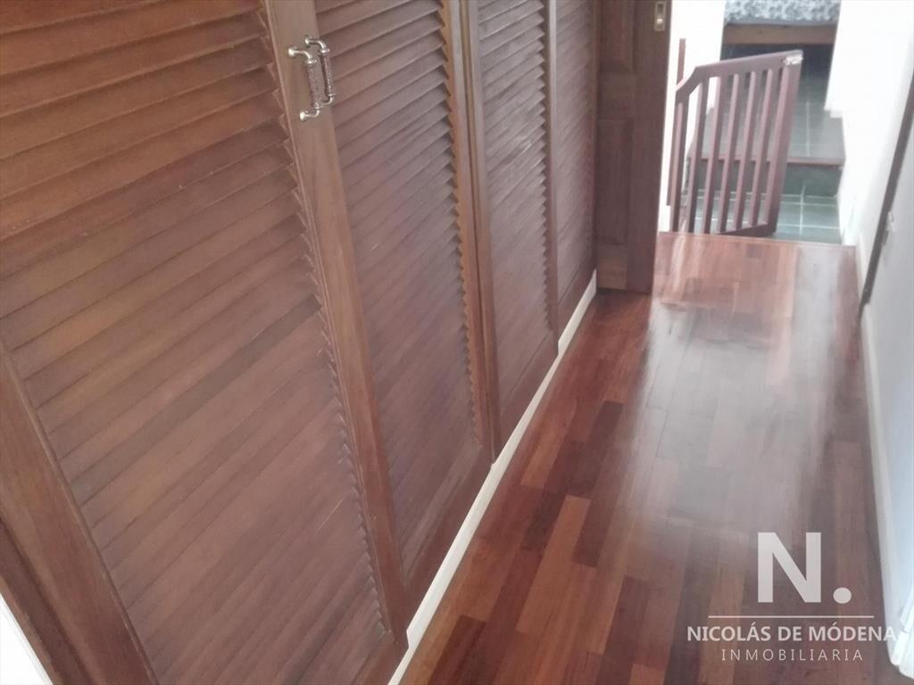 Venta de gran residencia a pasos de la playa Brava en RincÃ