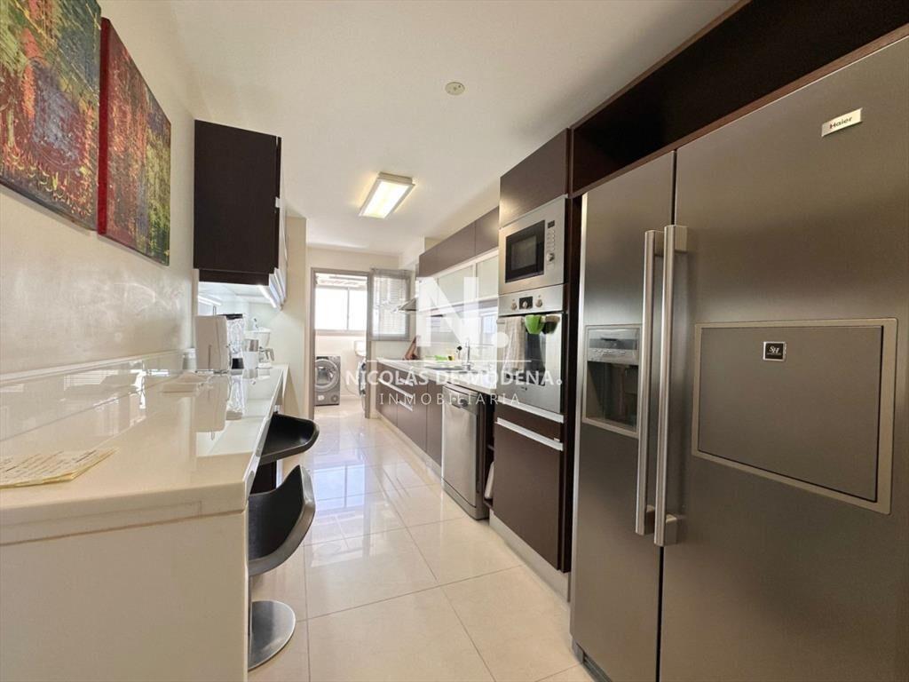 Apartamento en venta de 3 dormitorios en edificio
