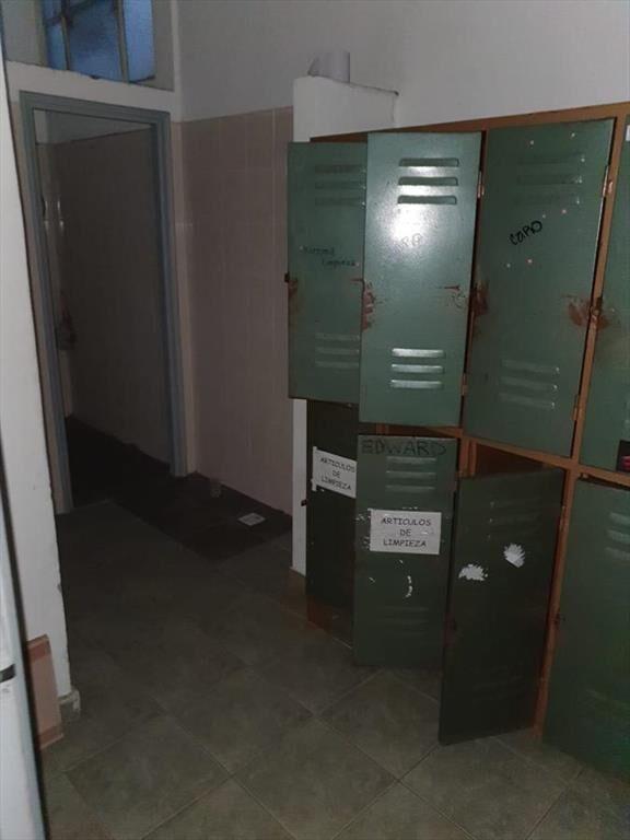 18 de julio esq Paraguay, 7mts de frente , 1955 m2 construi