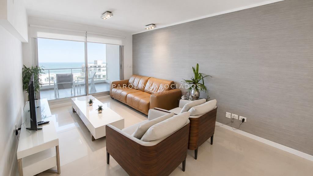 Apartamento en venta de 3 dormitorios en Wind Tower, Punta