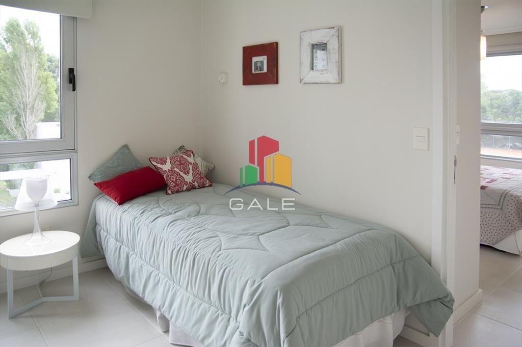 Departamento de 1 dormitorio y medio en venta en