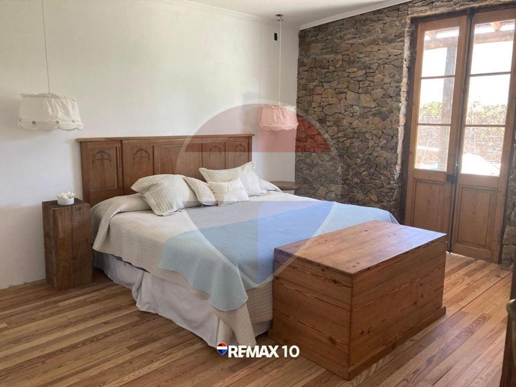 Casa centrica en muy buen estado.