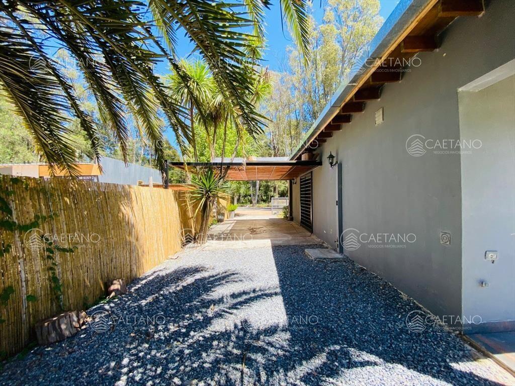 Moderna casa en venta a estrenar a pocas cuadras de la Play