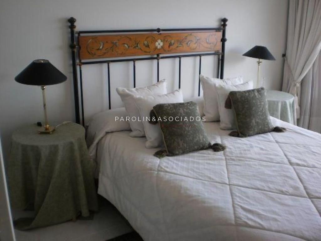 Apartamento de 3 dormitorios en Coral Tower, del