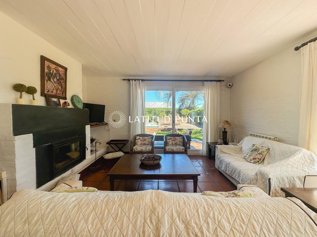 Casa en Tio Tom, 6 dormitorios y piscina