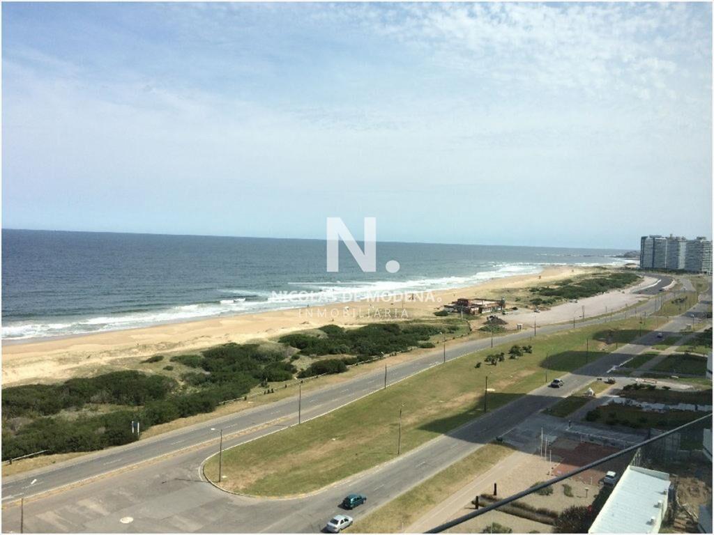 Vende gran departamento en Tiburon III, Punta del