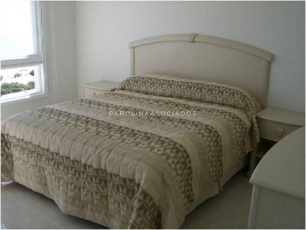 Casa en venta de 4 dormitorios en Lugano, Punta