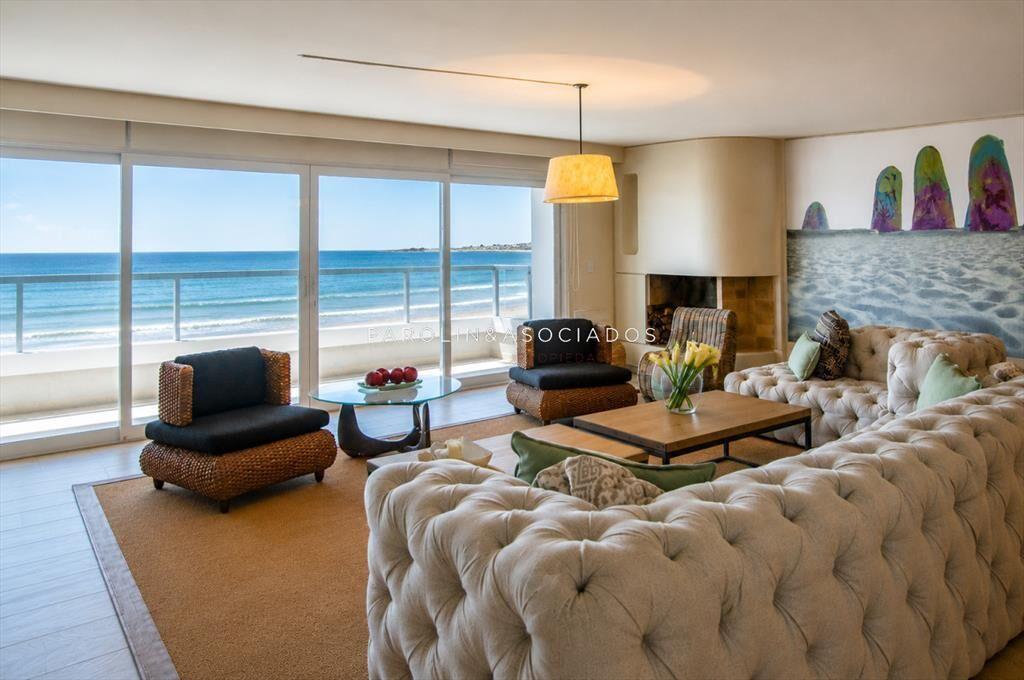 Vende apartamento con vista al mar, de 4 en Punta