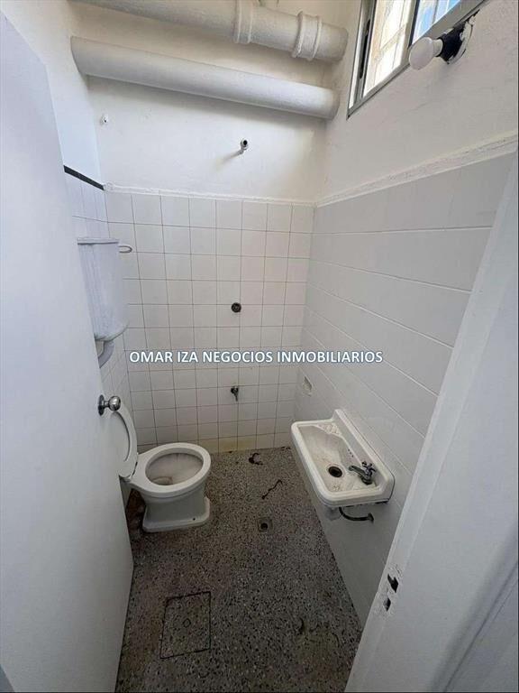 ALQUILER LOCAL COMERCIAL EN CNO CARRASCO Y BOLIVIA, ESTACIO