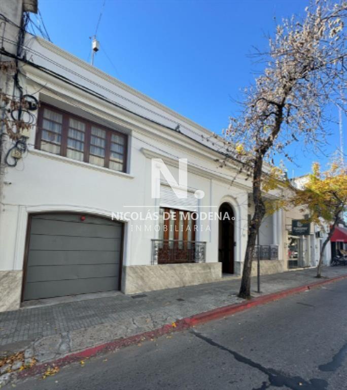 Hermosa casa en Venta en el corazÃ³n de Salto.