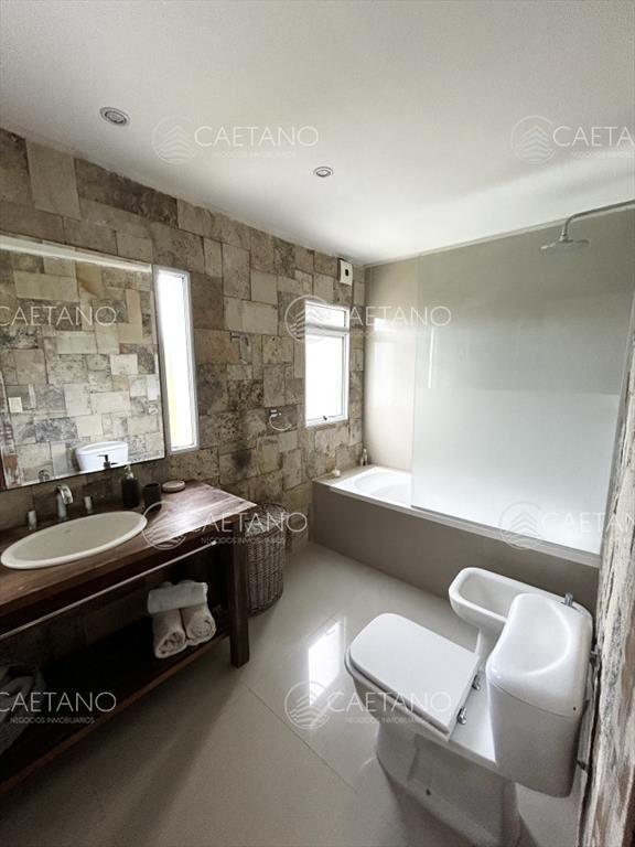 Alquiler temporal Casa 3 Dormitorios en Punta del