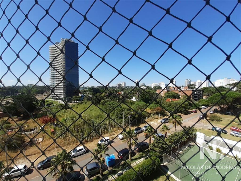 Mansa, ideal para vivir todo el año. Departamento de 3 dor