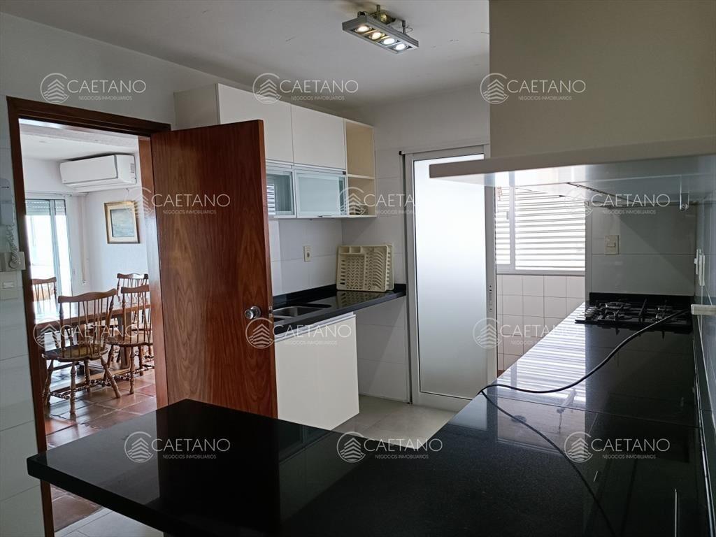 Venta Apartamento 3 Dormitorios y Dependencia,