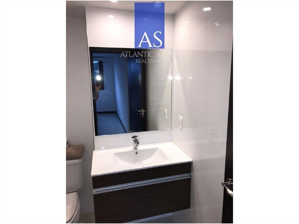 Apartamento de 3 dormitorios con servicios Punta