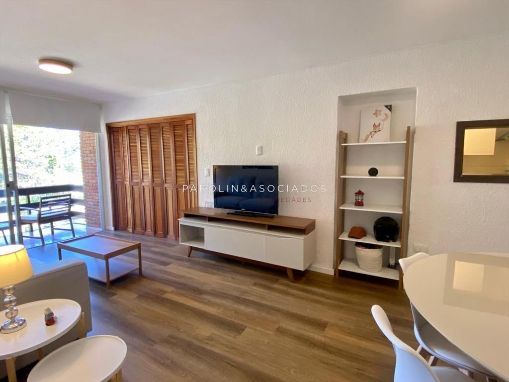 Apartamento reciclado en venta en complejo Punta