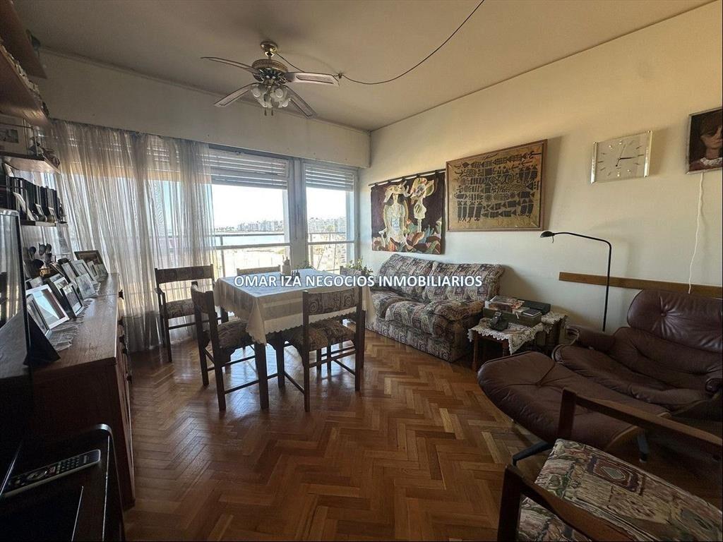 Venta apartamento 4 dormitorios Pocitos, sobre Rambla con e