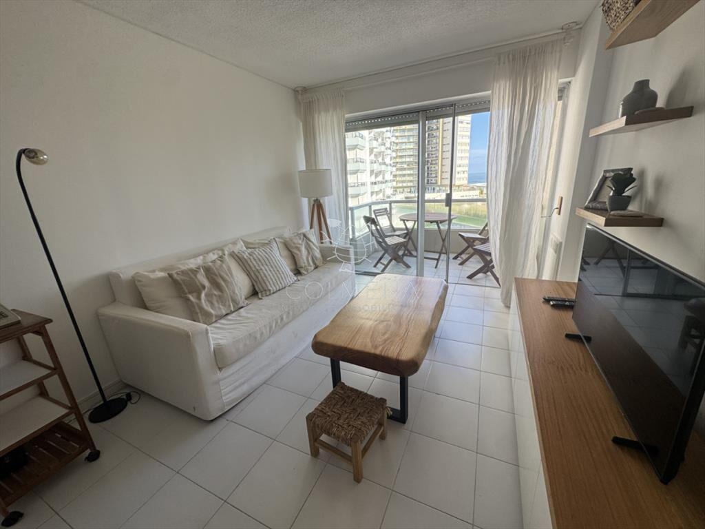 Apartamento en venta con vista directa al mar