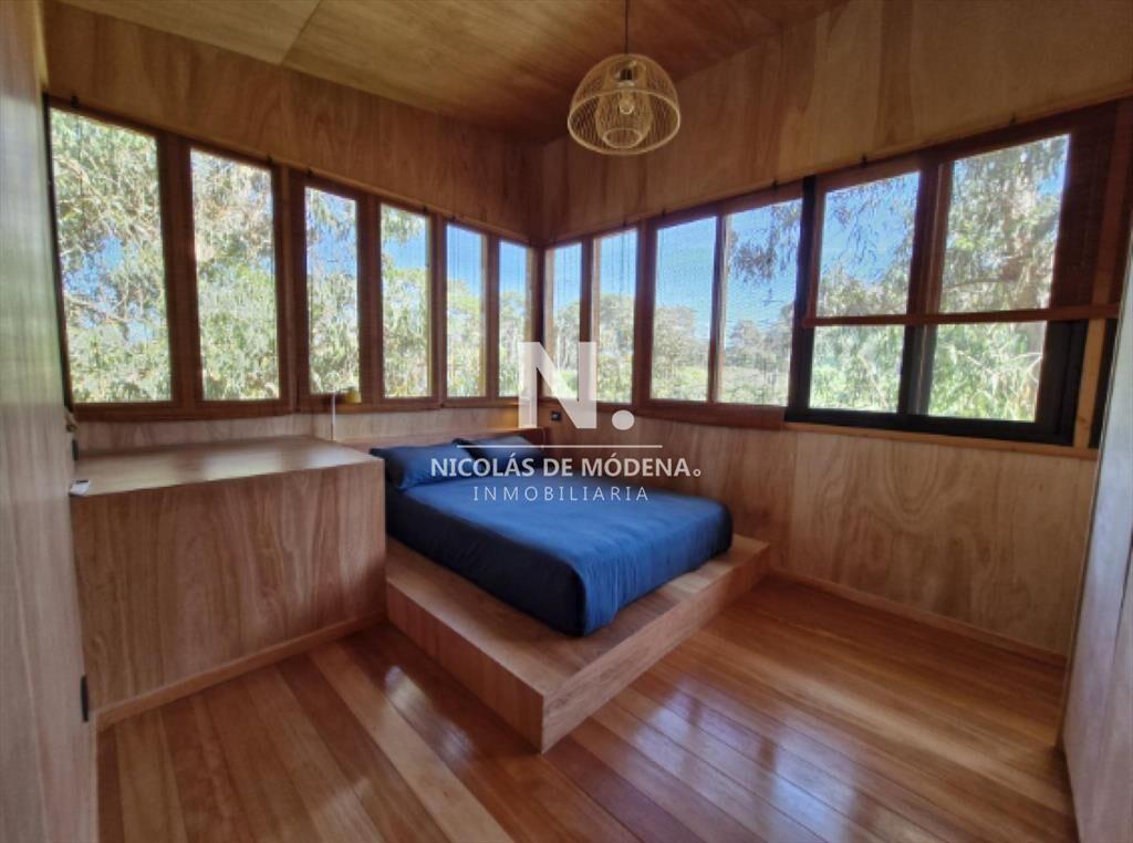 Vende casa de 3 dormitorios de 2 plantas en La