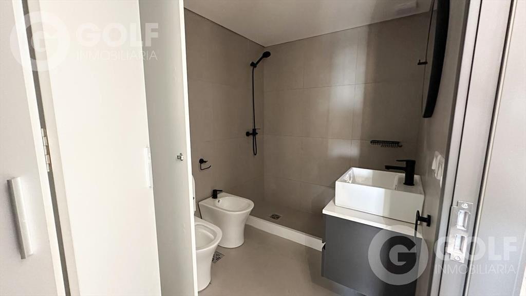 Venta de apartamento de 1 dormitorio con amplia terraza en