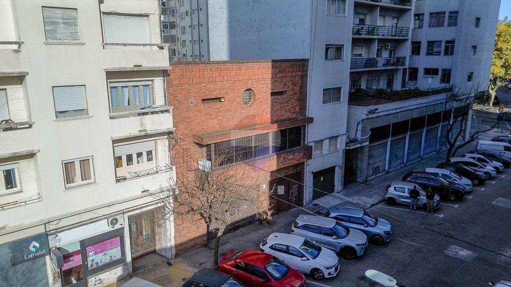VENTA DE GRAN DEPÓSITO CON ENTRADA CAMION CENTRO