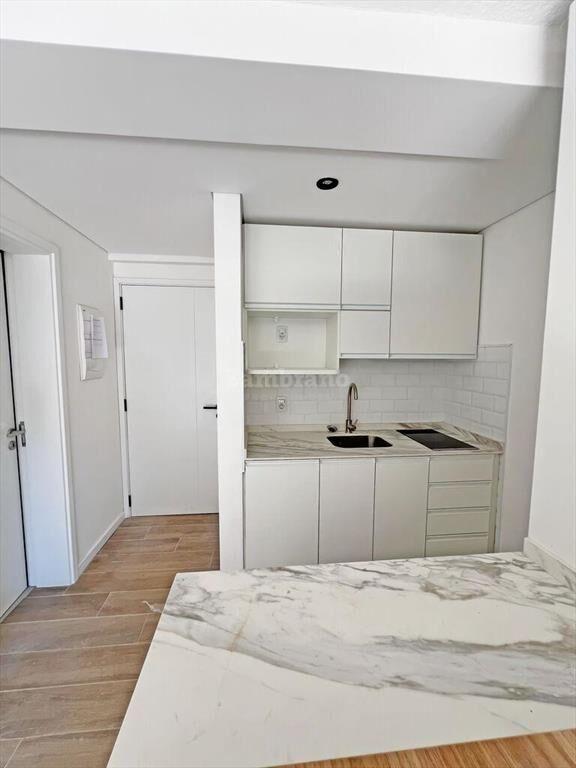 Venta de apartamento con jardín a estrenar.