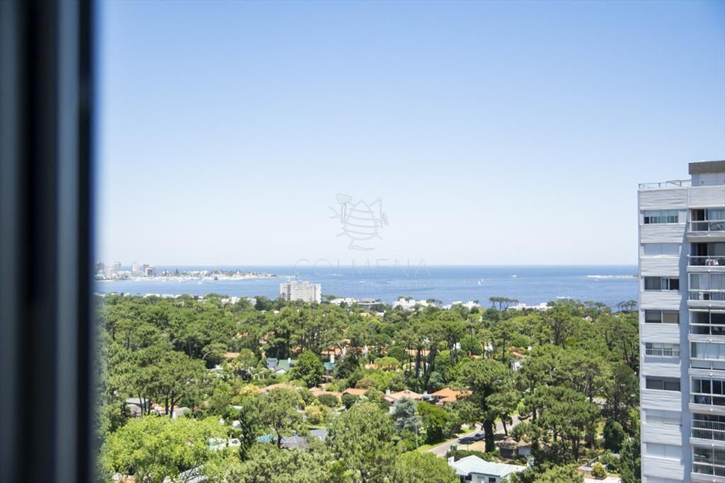Vende apto de 2 dormitorios con vista al mar en
