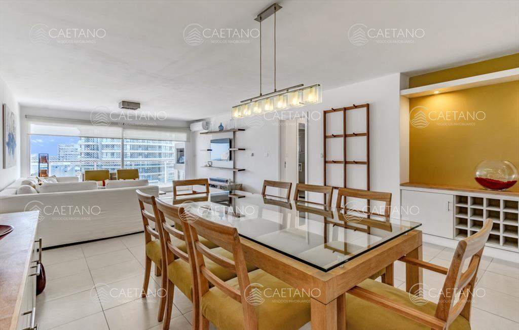 Apartamento de 3 dormitorios en alquiler de , del