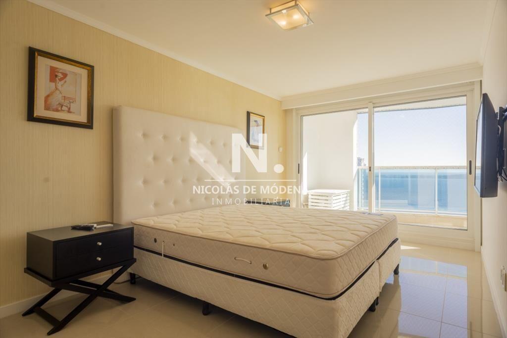 Se vende apartamento en Mansa, de 3 dormitorios
