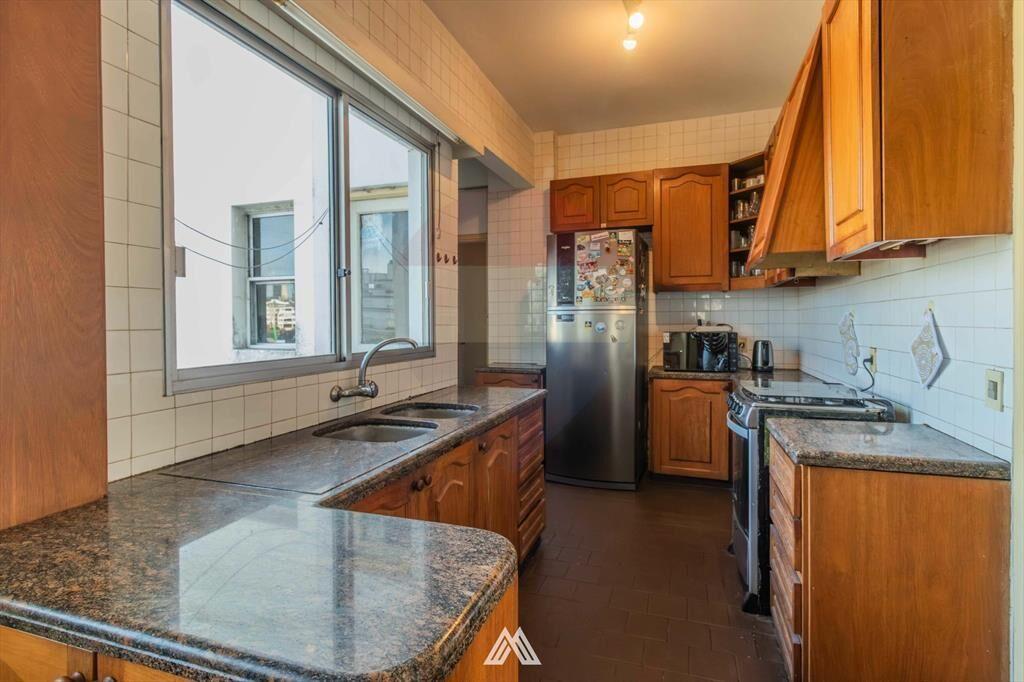VENTA APARTAMENTO, 5 DORMITORIOS SOBRE BULEVAR