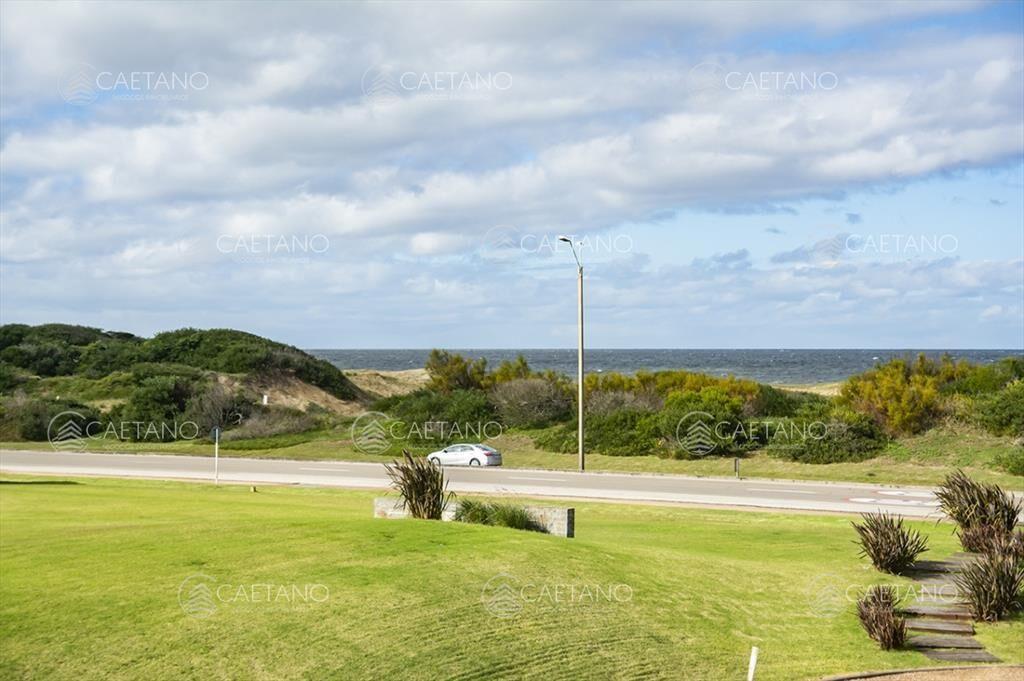Venta apartamento 3 dormitorios. Playa brava, Punta del Est