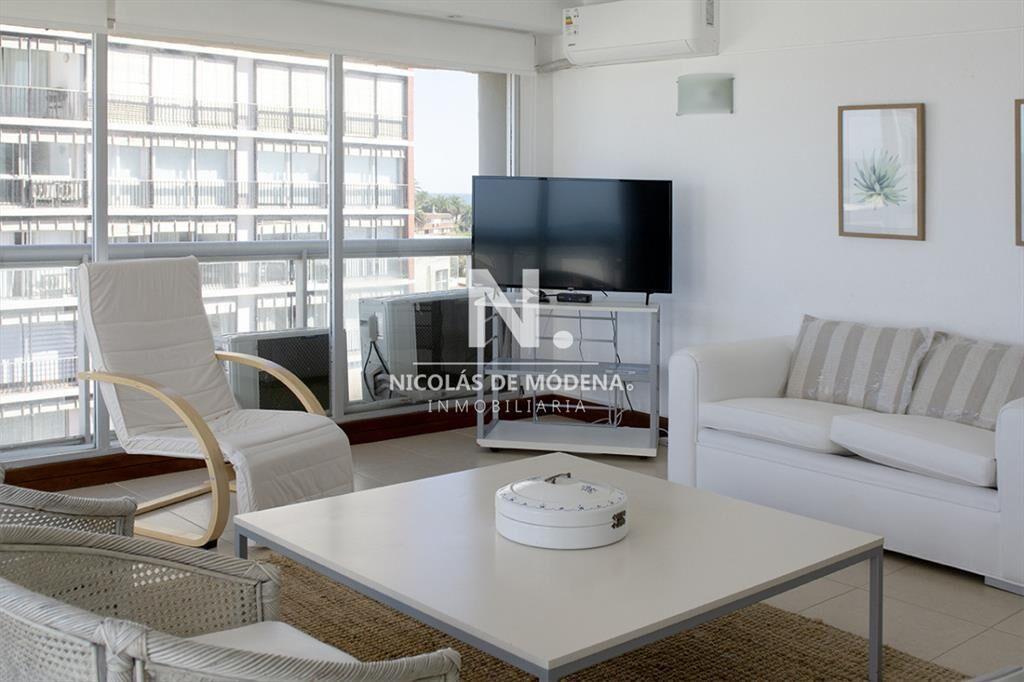 Apartamento de 2 dormitorios con vista al mar en venta en P