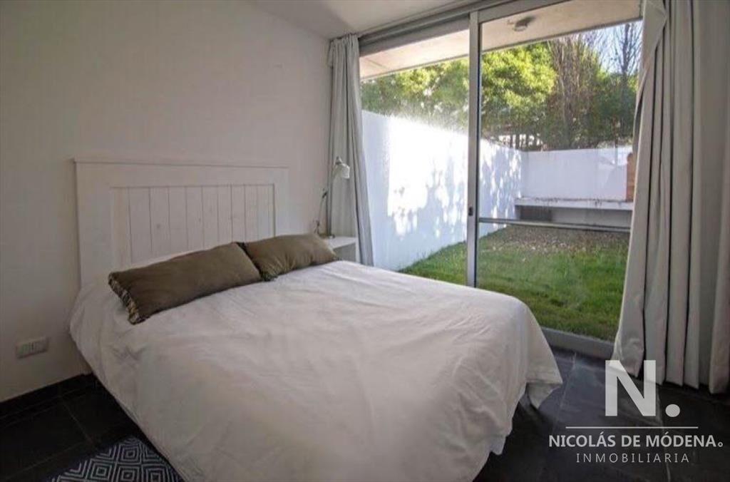 Departamento de 2 dormitorios en Manantiales en venta