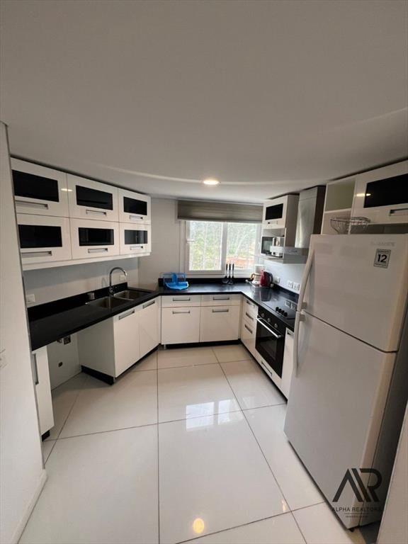 Apartamento en alquiler c/ cochera en Playa Mansa